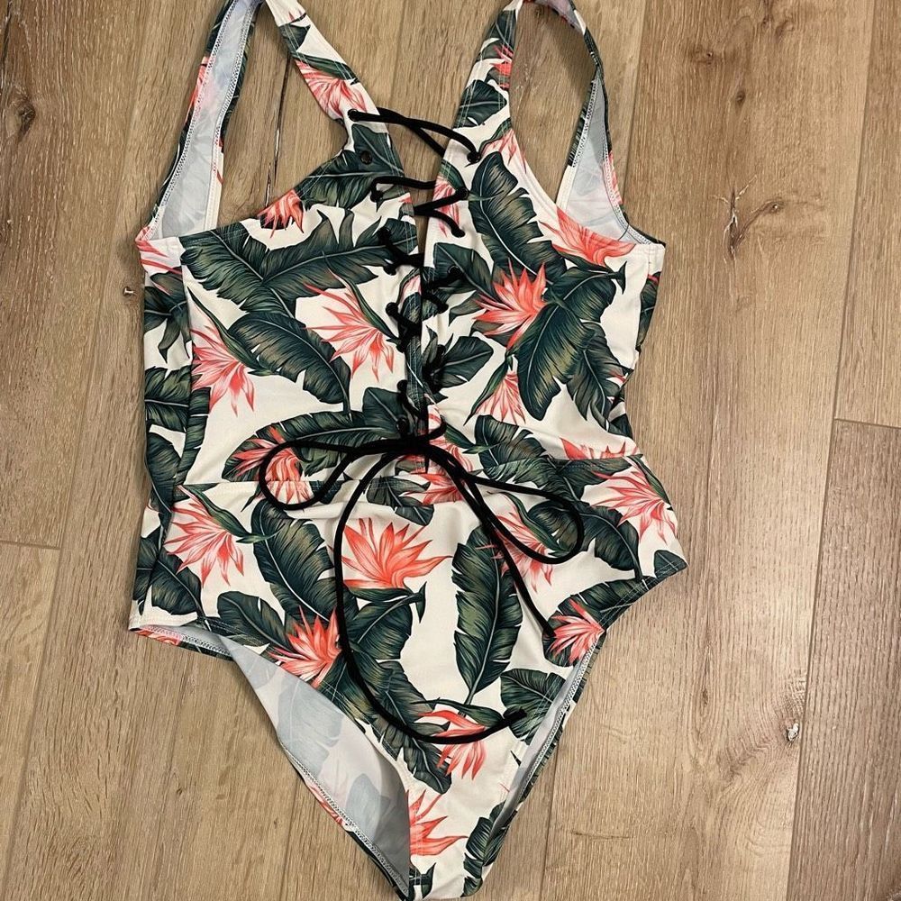 Ekouaer Floral Leaf One Piece Swimsuit - Tie Front - Size Medium NWT